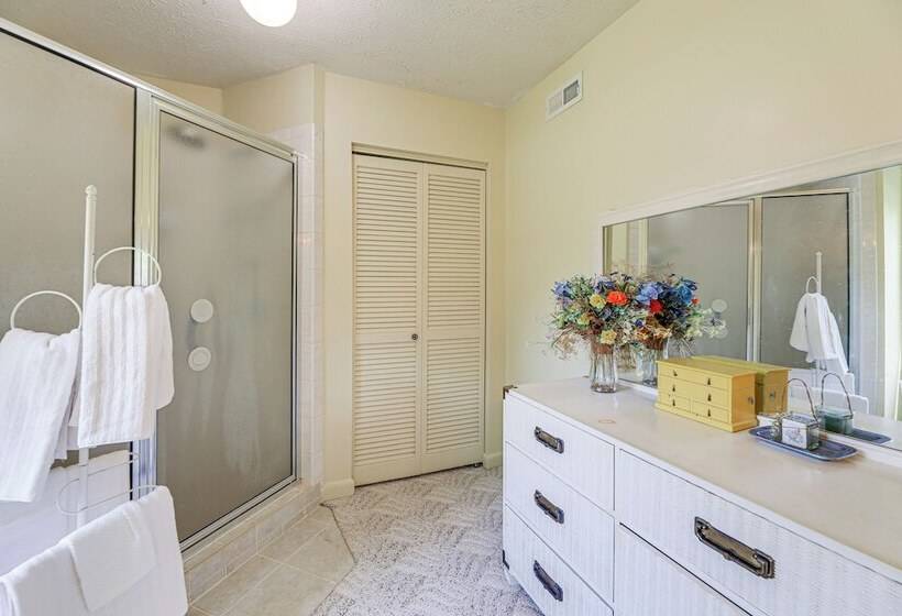 Morehead City Home ~ Walk To Beach Park!