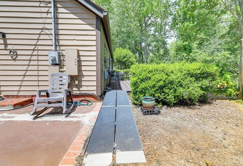 Morehead City Home ~ Walk To Beach Park!