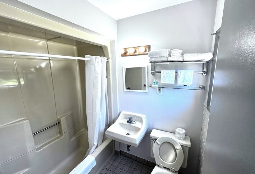 מוטל Budget Host Inn Manistique