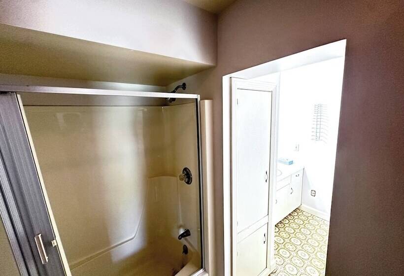 מוטל Budget Host Inn Manistique