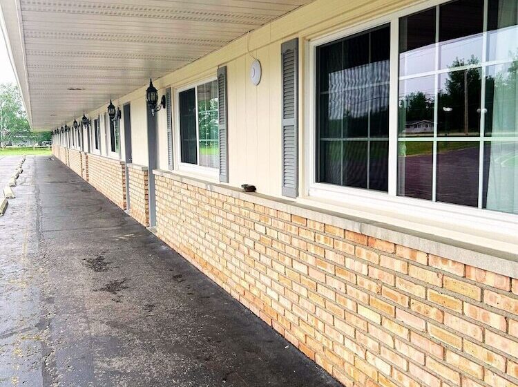 מוטל Budget Host Inn Manistique