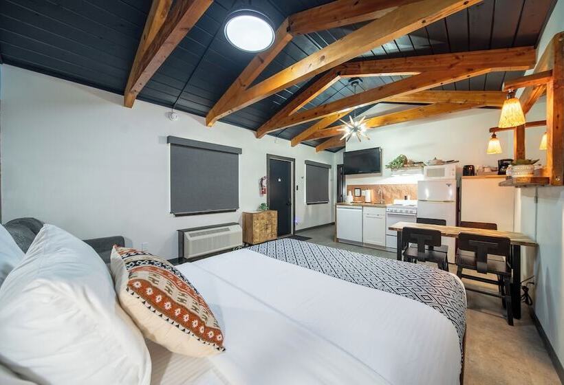 فندق على الطريق Hansen Inn And Cabins