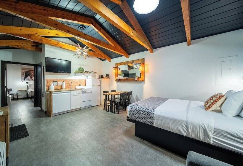 فندق على الطريق Hansen Inn And Cabins