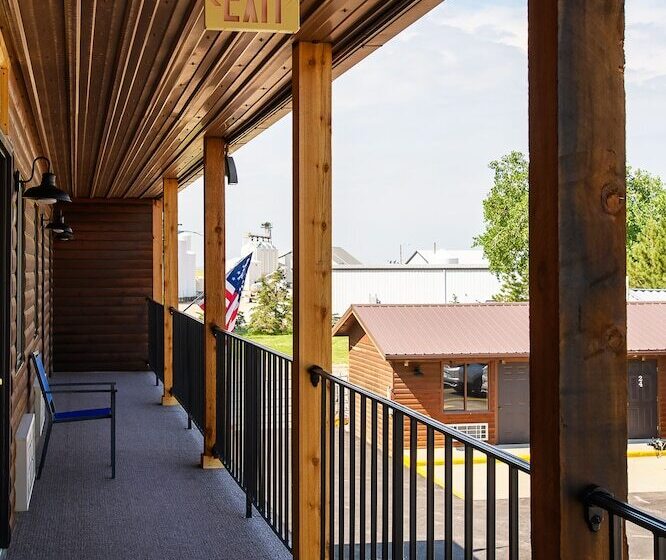 فندق على الطريق Hansen Inn And Cabins