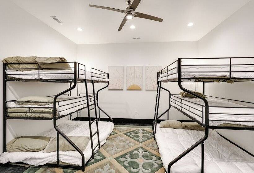 Motorcycle Themed Home In Spearfish W/ Hot Tub!