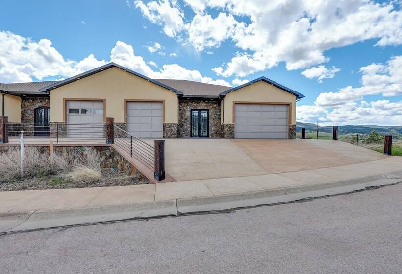 Motorcycle Themed Home In Spearfish W/ Hot Tub!