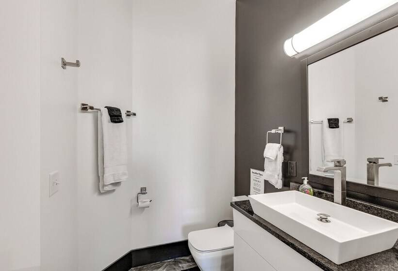 Motorcycle Themed Home In Spearfish W/ Hot Tub!