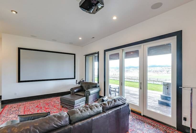 Motorcycle Themed Home In Spearfish W/ Hot Tub!