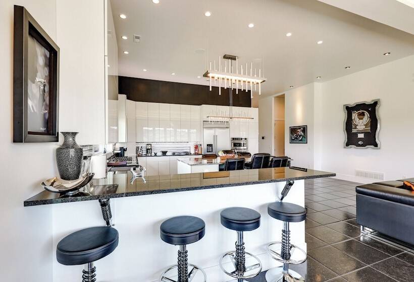 Motorcycle Themed Home In Spearfish W/ Hot Tub!