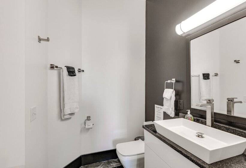 Motorcycle Themed Home In Spearfish W/ Hot Tub!