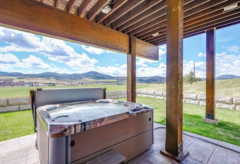 Motorcycle Themed Home In Spearfish W/ Hot Tub!