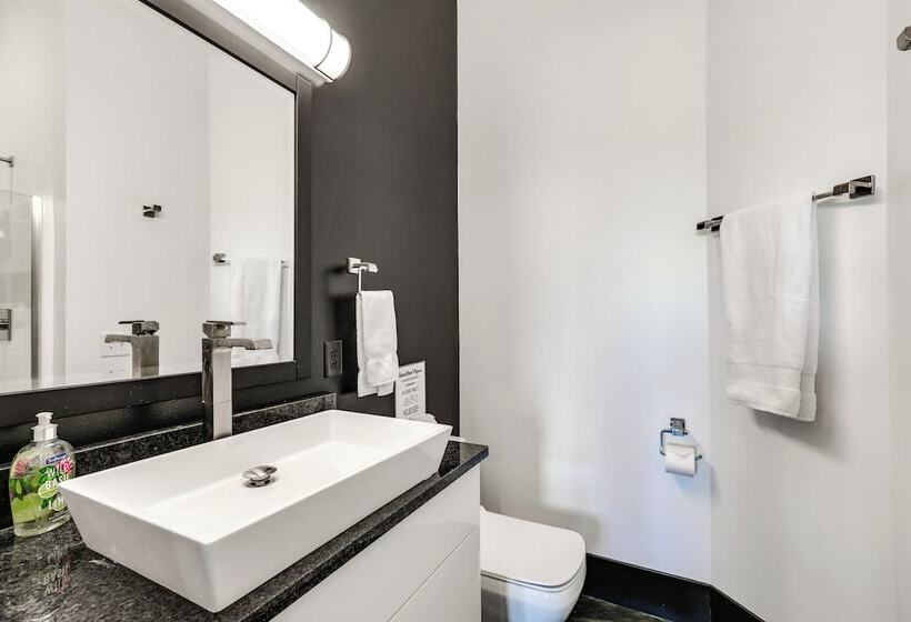 Motorcycle Themed Home In Spearfish W/ Hot Tub!