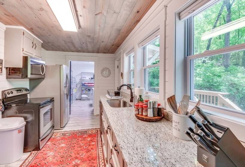 Mountain Escape W/ Gas Grill Near Lake Burton!