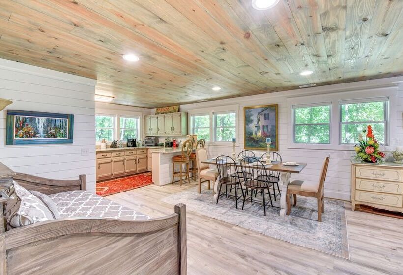 Mountain Escape W/ Gas Grill Near Lake Burton!