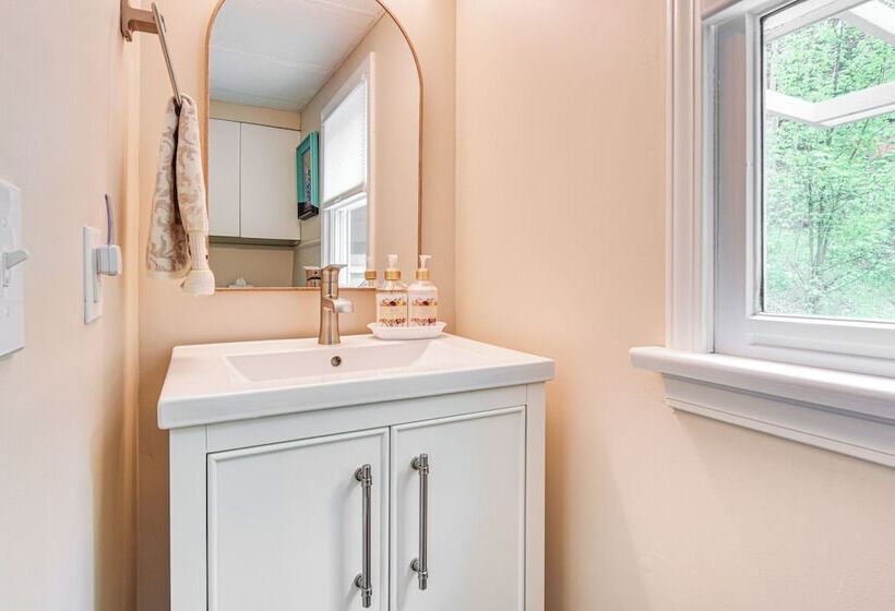 Mountain View Home In Great Valley W/ Large Yard!