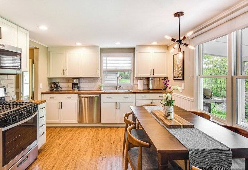 Mountain View Home In Great Valley W/ Large Yard!