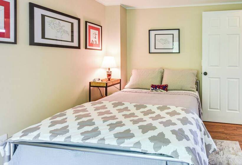 Mountain View Home In Great Valley W/ Large Yard!