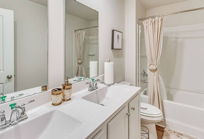 2 Mi To Golf: Myrtle Beach Home W/ Pool Access!