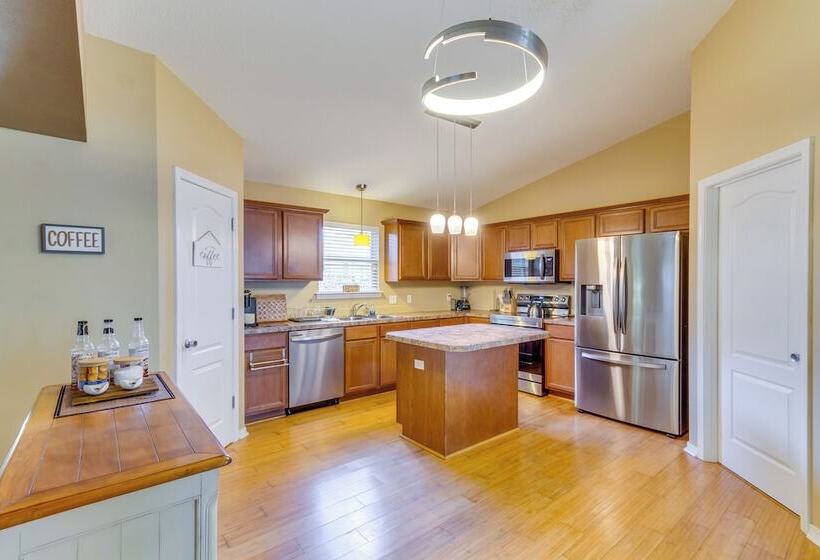 Navarre Home W/ Furnished Patio < 2 Mi To Beach!