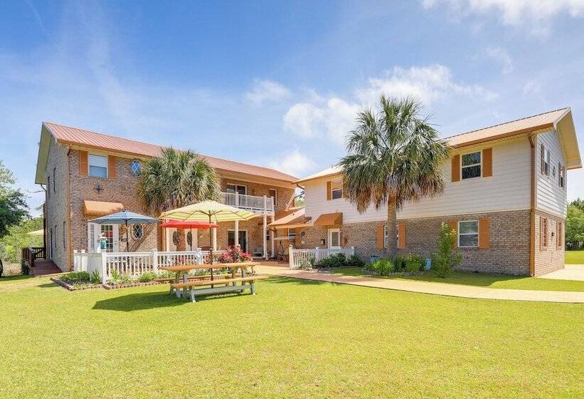 Newport Home W/ Private Balconies & Creek Access!
