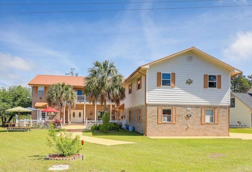 Newport Home W/ Private Balconies & Creek Access!