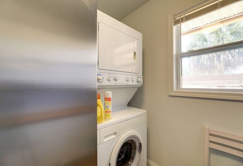 Newport Home W/ Private Balconies & Creek Access!