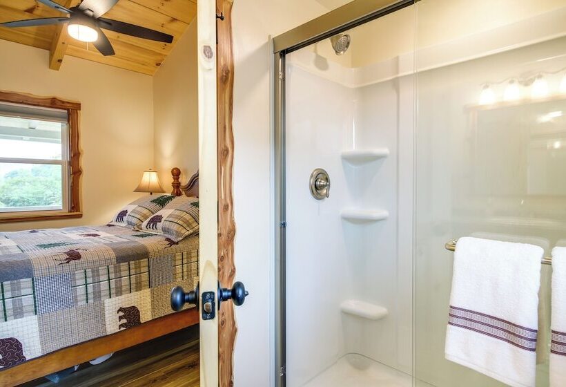 Newport Retreat: 12 Mi To Great Smoky Mountains!