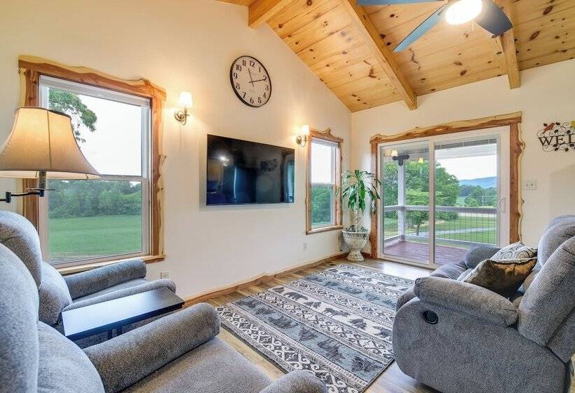 Newport Retreat: 12 Mi To Great Smoky Mountains!