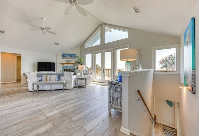 Oceanfront Ponte Vedra Beach Home W/ Deck & Views!