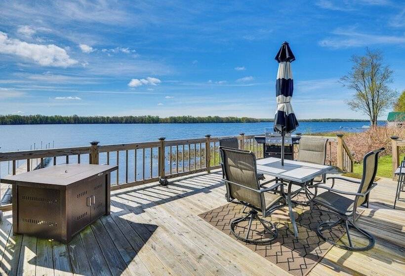 Ogdensburg Waterfront Cottage W/ Deck & Bbq Grill!