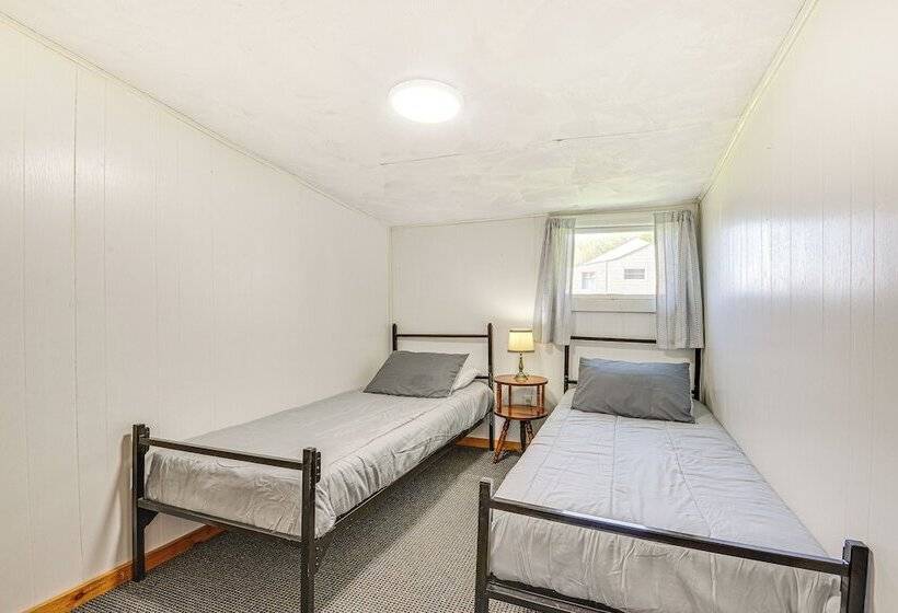 Ogdensburg Waterfront Cottage W/ Deck & Bbq Grill!