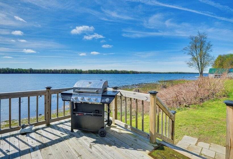 Ogdensburg Waterfront Cottage W/ Deck & Bbq Grill!
