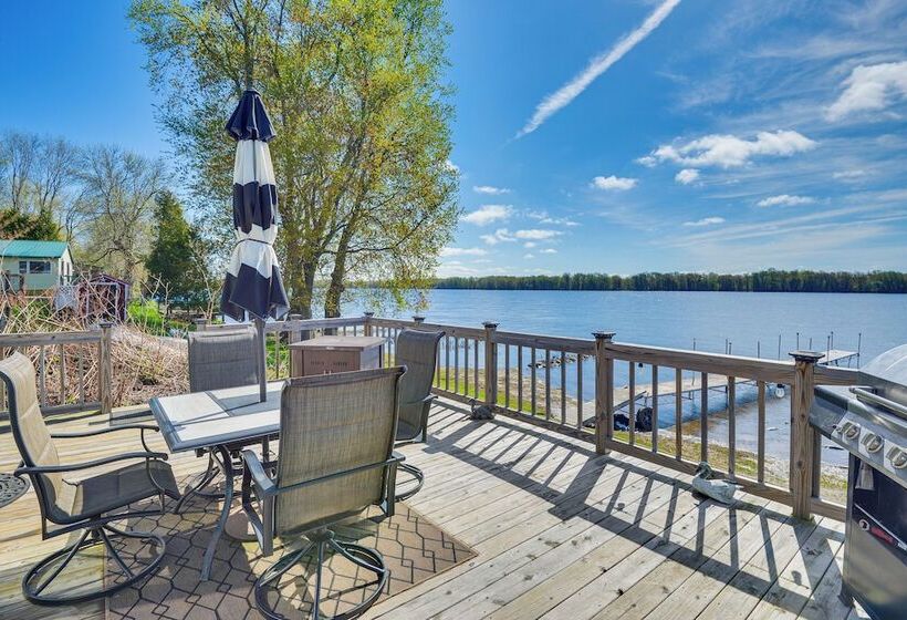 Ogdensburg Waterfront Cottage W/ Deck & Bbq Grill!