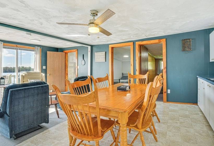 Ogdensburg Waterfront Cottage W/ Deck & Bbq Grill!