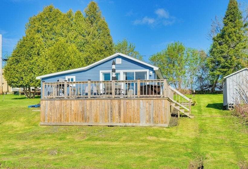 Ogdensburg Waterfront Cottage W/ Deck & Bbq Grill!
