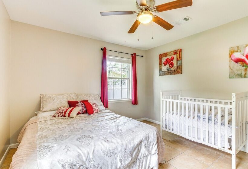 Pace Family Home: 1 Mi To Beach & Park!