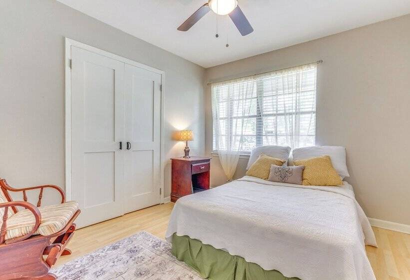 Pace Family Home: 1 Mi To Beach & Park!