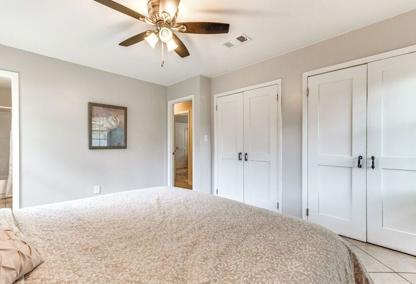 Pace Family Home: 1 Mi To Beach & Park!