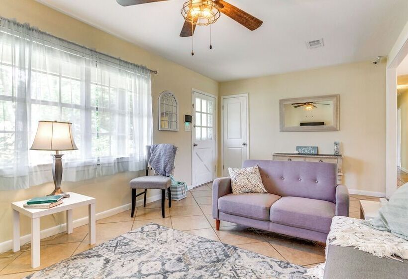 Pace Family Home: 1 Mi To Beach & Park!