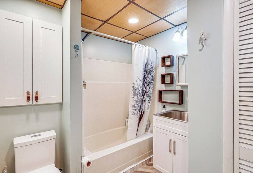 Peaceful Countryside Home ~ 6 Mi To Lewes Beach!