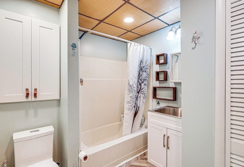 Peaceful Countryside Home ~ 6 Mi To Lewes Beach!