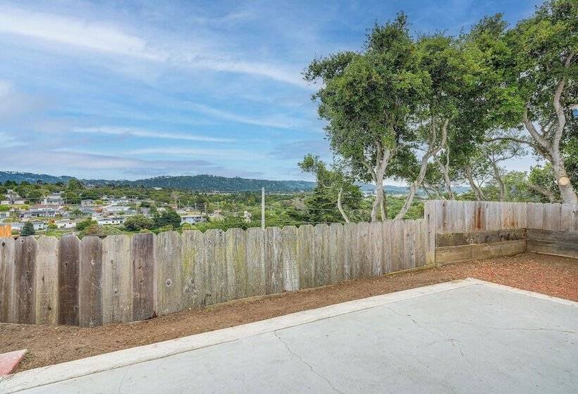 Peaceful Del Rey Oaks Retreat: 2 Mi To Beaches!