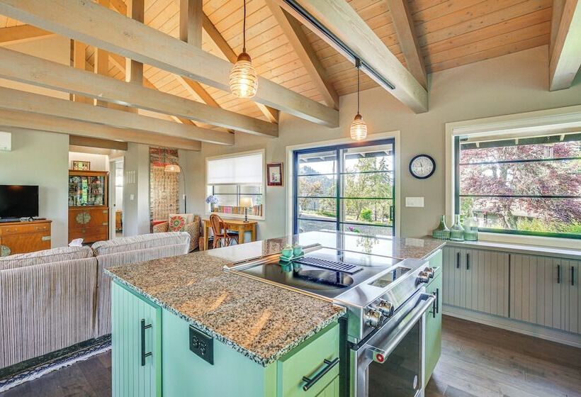 Peaceful Eugene Country Cottage W/ Mountain Views