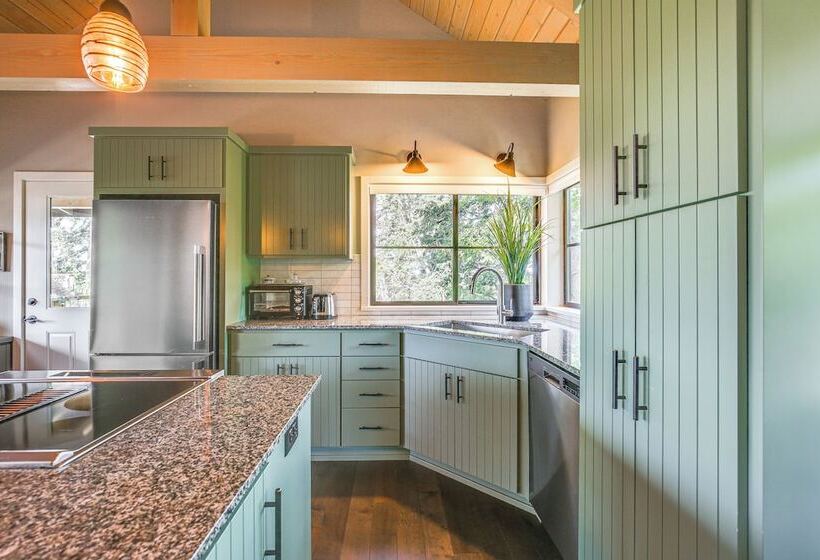 Peaceful Eugene Country Cottage W/ Mountain Views