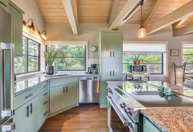 Peaceful Eugene Country Cottage W/ Mountain Views