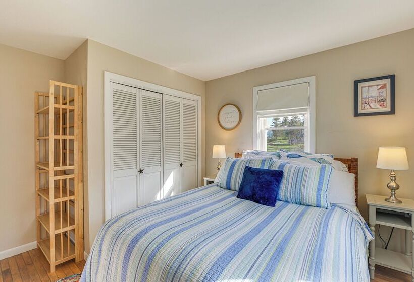 Peaceful Lubec Home W/ Views: Walk To Beach!