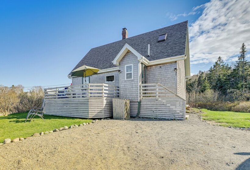 Peaceful Lubec Home W/ Views: Walk To Beach!