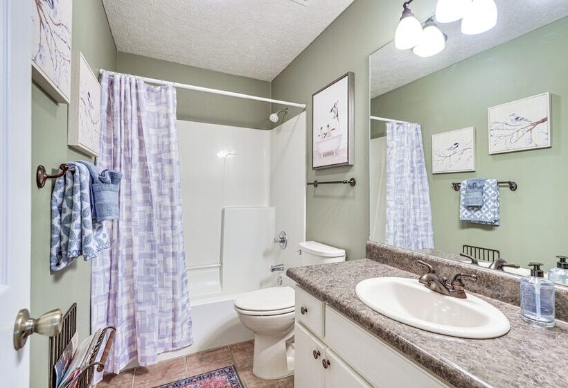 Peaceful Panama City Home W/ Fenced Backyard!