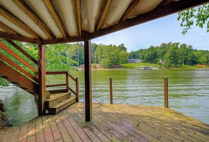 Peaceful South Holston Lake Cabin W/ Dock & Deck!