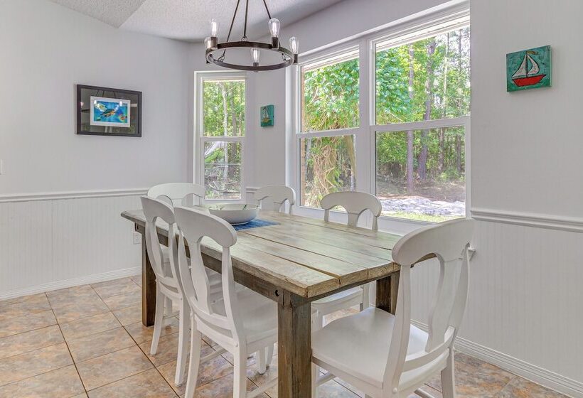 Pensacola Home W/ Large Yard: 4 Mi To Beach